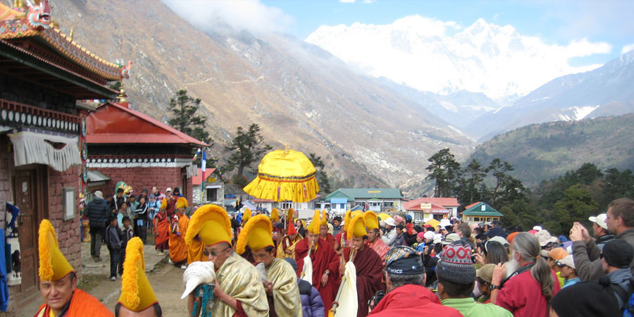 Everest Mani Rimdu festival trekking